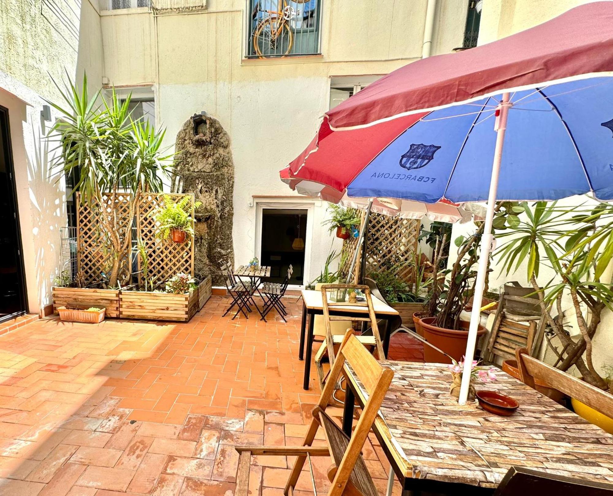 Habitacion Para Grupos Hasta 8 En Plena Rambla De Cataluna Barcelona Exterior photo